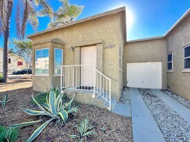 302 W Mariposa Ave in El Segundo, CA - Building Photo