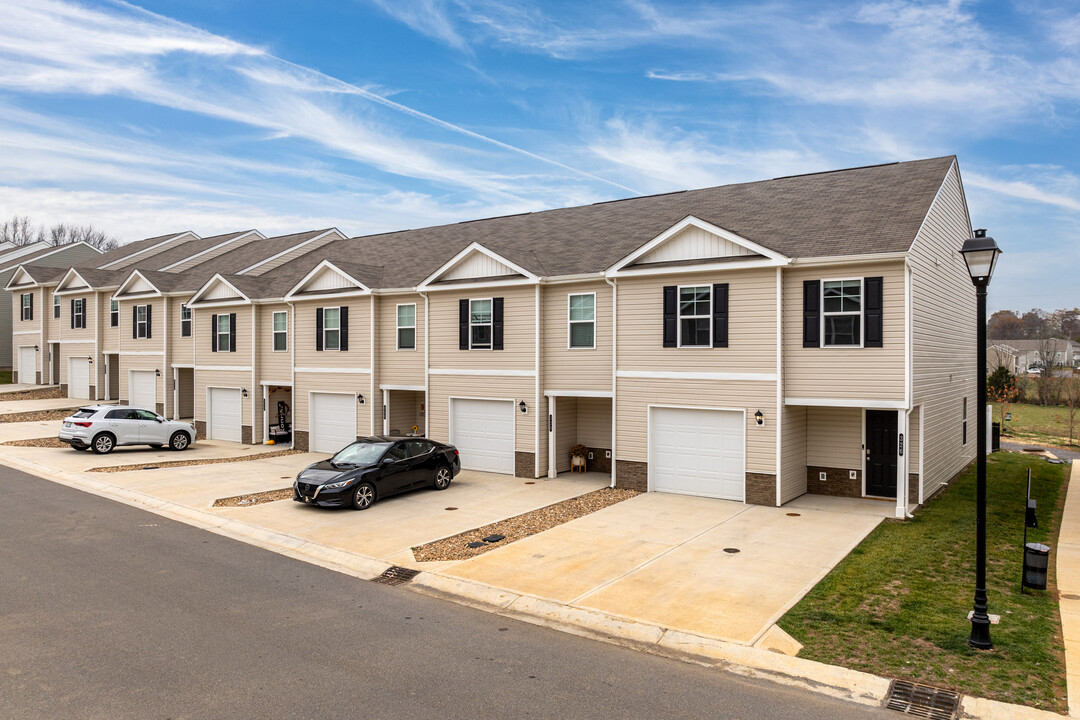 Martin Square in Gray, TN - Foto de edificio