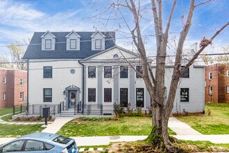 3924 W St NW in Washington, DC - Foto de edificio - Building Photo