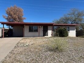 7431 E Desert Aire Dr in Tucson, AZ - Building Photo
