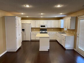 1212 Fox Run Dr in Warrensburg, MO - Building Photo - Building Photo