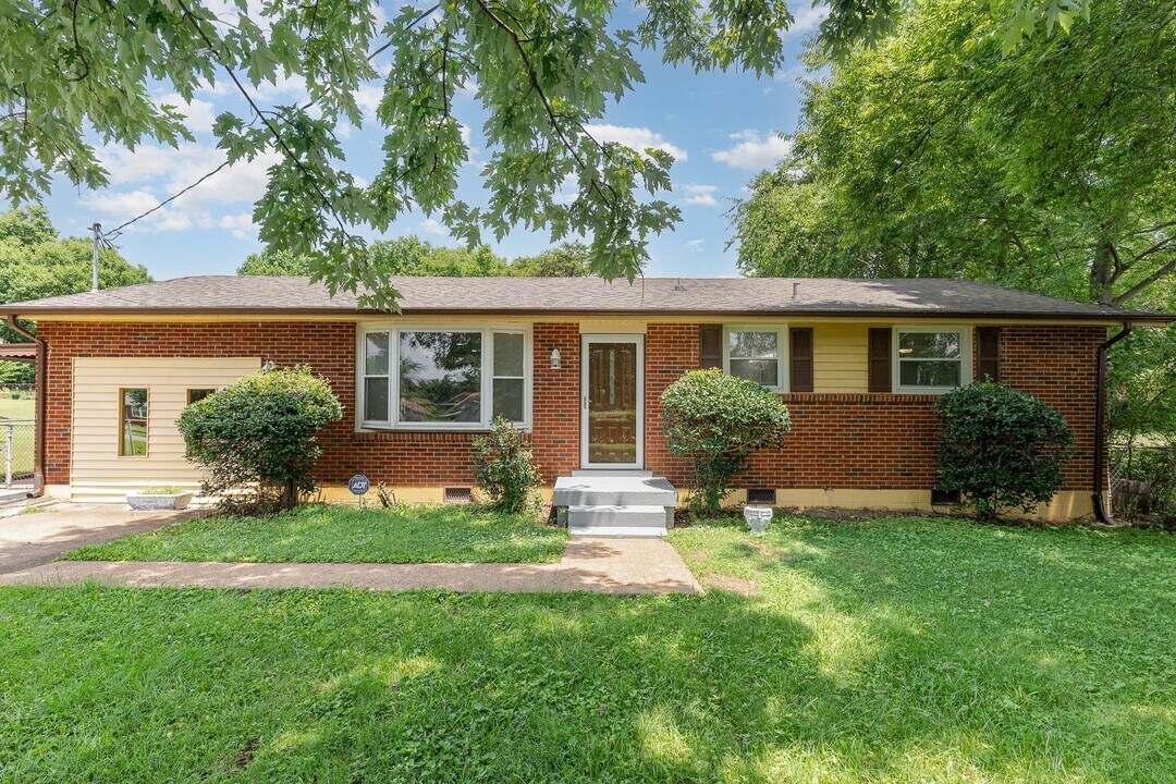 3194 Qualynn Dr in Nashville, TN - Building Photo