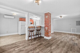 310 Flanders Rd in East Lyme, CT - Building Photo - Building Photo