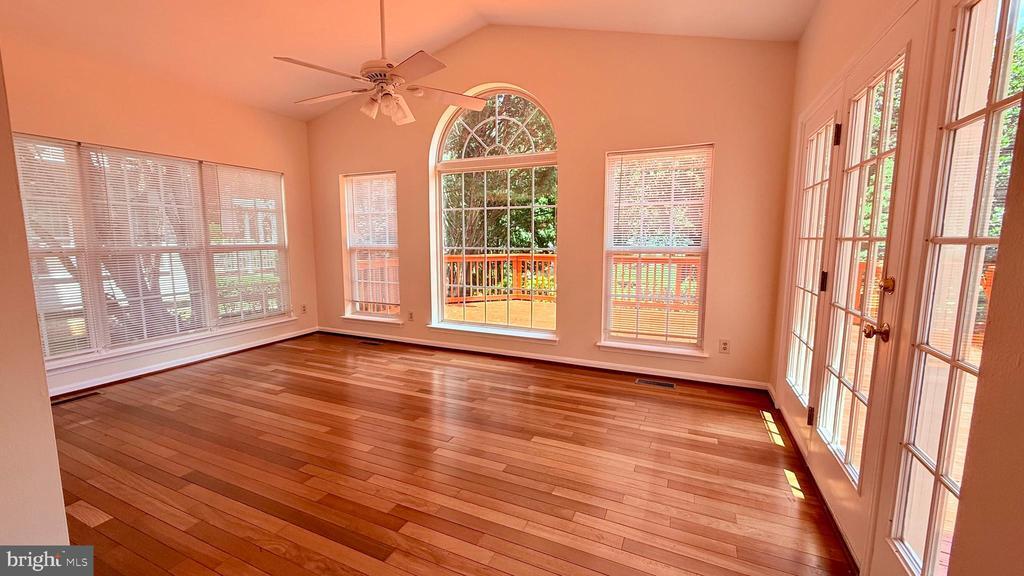 14415 Saturn Way in Germantown, MD - Building Photo