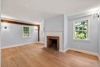157 Farm Rd in Sherborn, MA - Building Photo - Building Photo