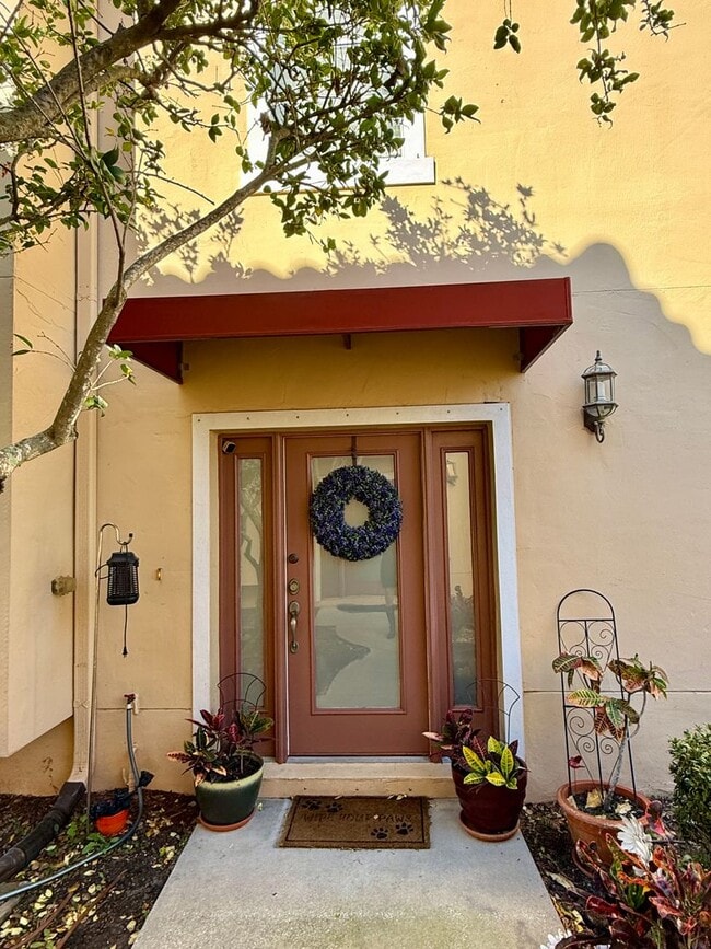 property at 281 Valencia Cir