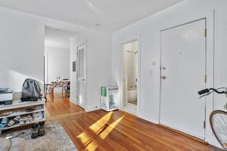 10 Linden Pl in Stamford, CT - Building Photo - Building Photo