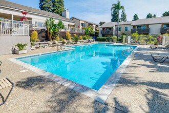 8540 Via Mallorca in San Diego, CA - Building Photo - Building Photo