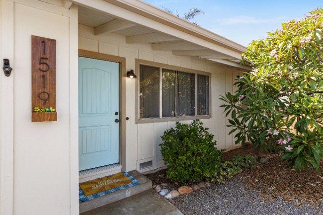 1519 Tibidabo Dr in Escondido, CA - Building Photo - Building Photo