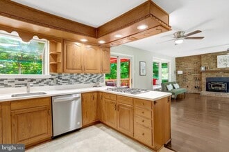8449 Thames St in Springfield, VA - Building Photo - Building Photo