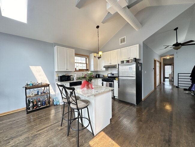 1424 W Division St, Unit G04C