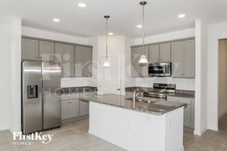 1598 Isleta Lp in Kissimmee, FL - Foto de edificio - Building Photo