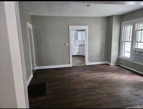 610 S Washington St, Unit A in Bloomington, IN - Building Photo - Building Photo