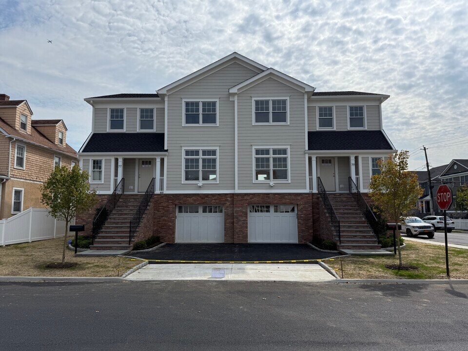 77 Congress St in Harrison, NY - Building Photo