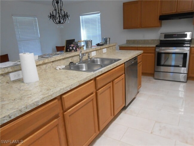 154 Shadowview Ct in Lehigh Acres, FL - Foto de edificio - Building Photo