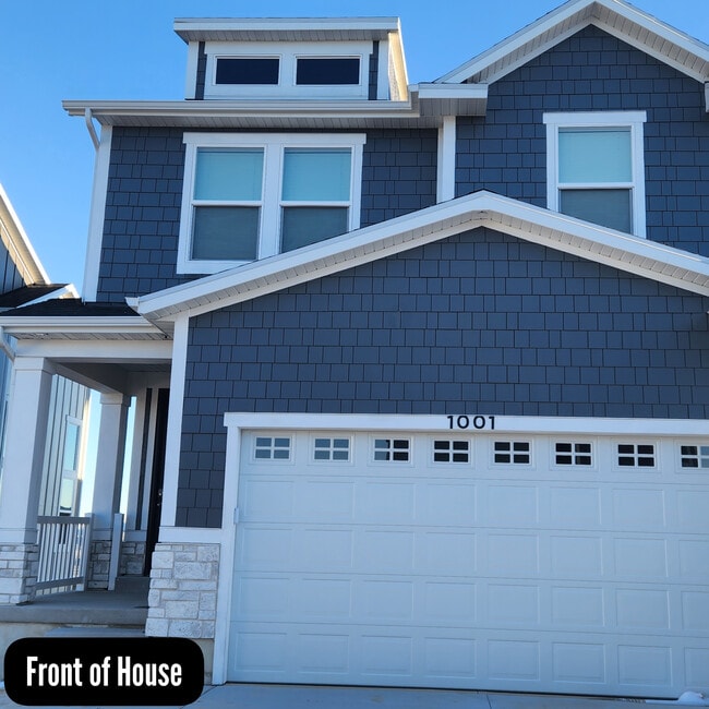 property at 1001 W Coral Charm Wy