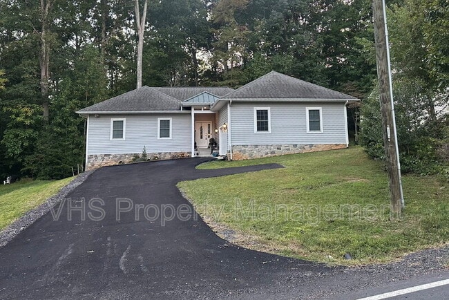 property at 2400 Lakeview Pkwy