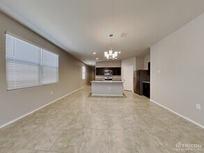 5288 Iridium Wy in San Tan Valley, AZ - Foto de edificio - Building Photo