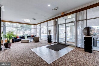 6641 Wakefield Dr, Unit 901 in Alexandria, VA - Building Photo - Building Photo