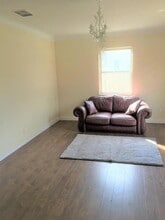 762 60th Ave NE in St. Petersburg, FL - Foto de edificio - Building Photo