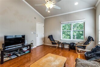 3011 Speedway in Austin, TX - Foto de edificio - Building Photo