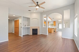 8277 Lake Willow Way in Elk Grove, CA - Building Photo - Building Photo