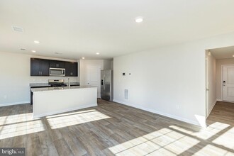 5215 Crooked Ln in Stephens City, VA - Foto de edificio - Building Photo