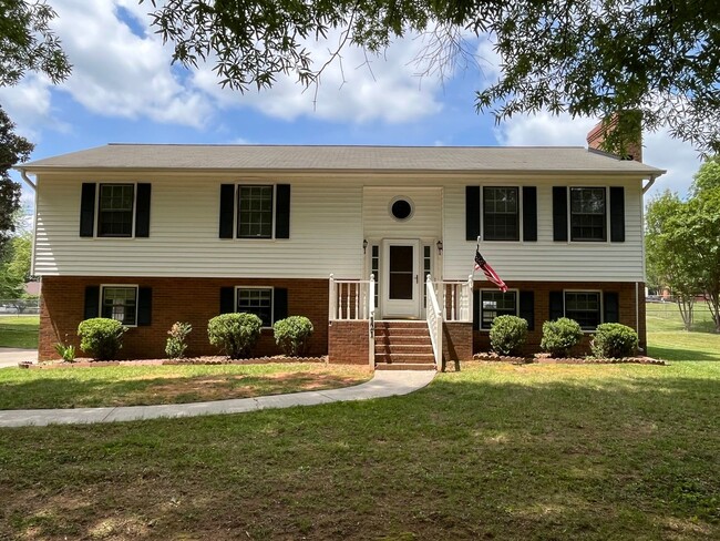 property at 121 N Barons Rd