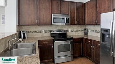 7373 Valley View Ln, Unit 1115 in Dallas, TX - Building Photo - Building Photo