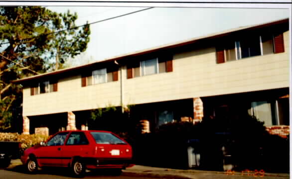 1316 Edwards Ave in Santa Rosa, CA - Foto de edificio