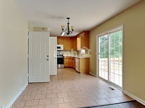 4466 Timberwood Dr in Gastonia, NC - Foto de edificio - Building Photo