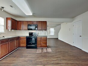 5778 Misty Hill Cir in Clemmons, NC - Foto de edificio - Building Photo