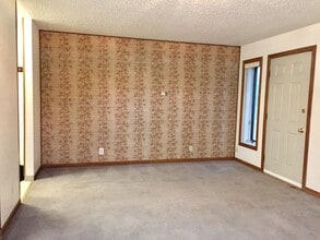 1127 Badger Rd in North Pole, AK - Building Photo - Building Photo