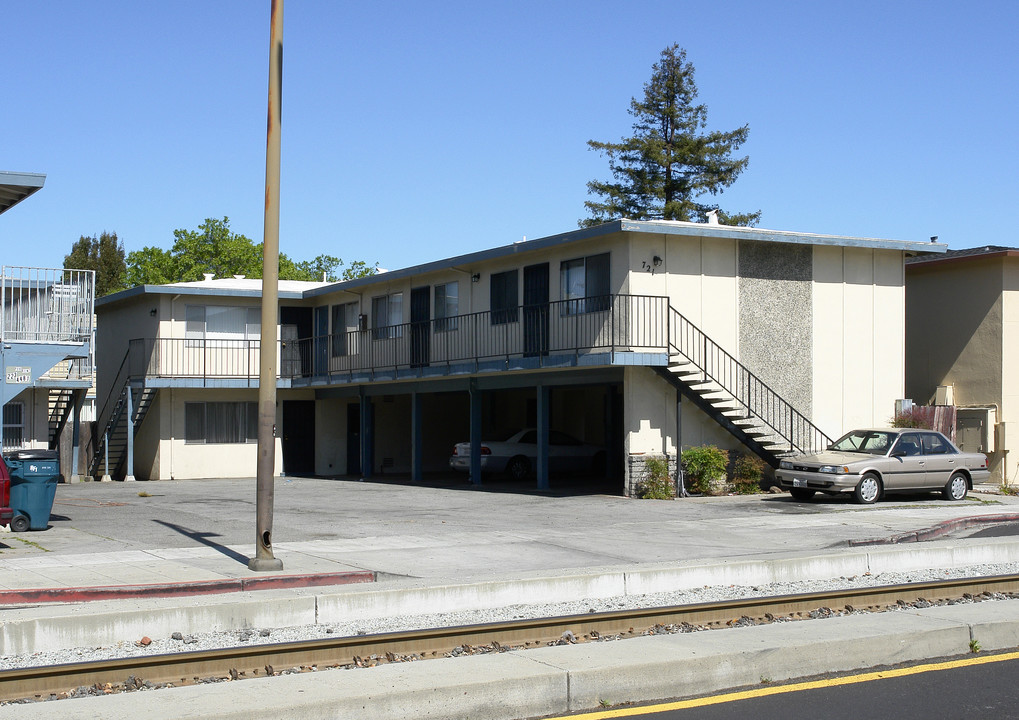 721 Chestnut St in Redwood City, CA - Foto de edificio