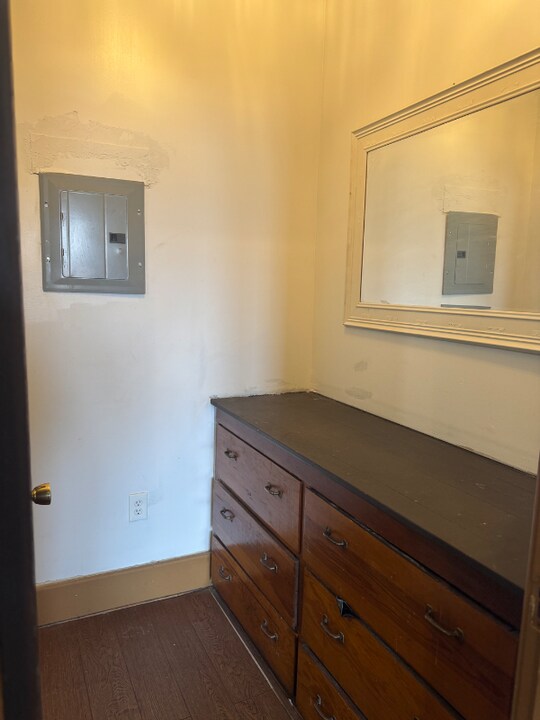 21752 Grand River Ave in Detroit, MI - Building Photo