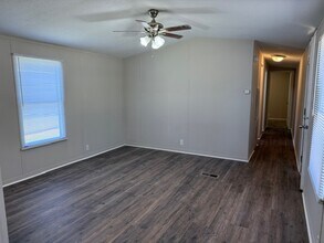 547 Canterbury Ct in Timmonsville, SC - Building Photo - Building Photo