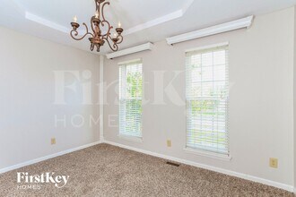 634 Ellen Dr in Cincinnati, OH - Foto de edificio - Building Photo