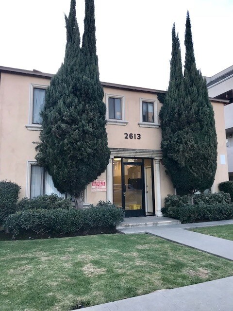 2613 S Sepulveda Blvd in Los Angeles, CA - Building Photo