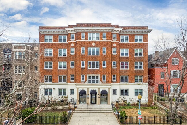 The Fernwood in Washington, DC - Building Photo - Building Photo