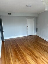 7355 Lindell Blvd in University City, MO - Foto de edificio - Building Photo