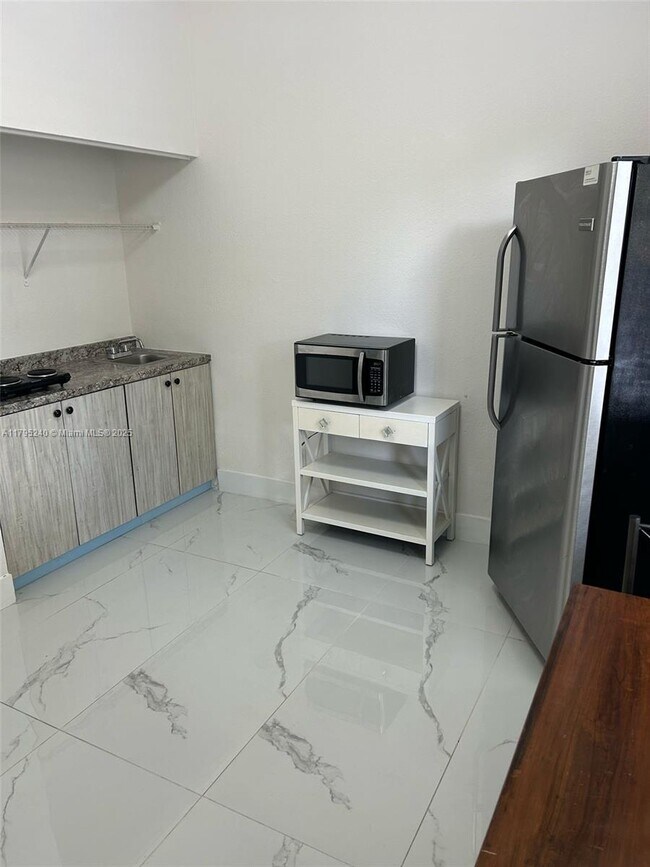 64 SW 15th Terrace-Unit -B in Homestead, FL - Building Photo - Building Photo