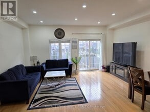 5183 Angel Stone Dr in Mississauga, ON - Building Photo - Building Photo