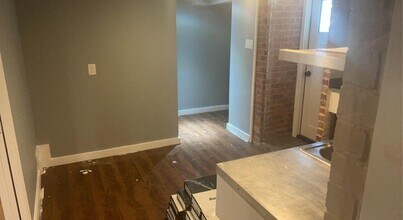 822 Booth St-Unit -B in Houston, TX - Building Photo - Building Photo