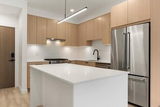 2771 Montrose Ave in Abbotsford, BC - Building Photo - Building Photo