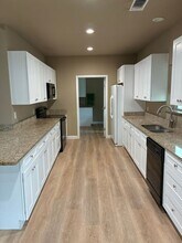 373 Cross Rd in Kingsbury, TX - Building Photo - Building Photo