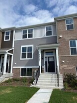 12307 Tinsley St in Huntley, IL - Building Photo