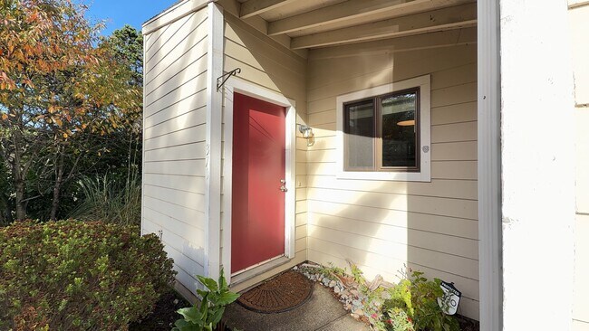 370 Chicago Ave SE-Unit -370 in Bandon, OR - Building Photo - Building Photo