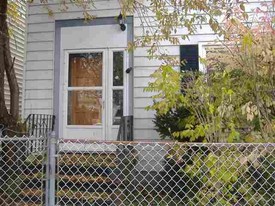 102 Ontario St in Cohoes, NY - Building Photo