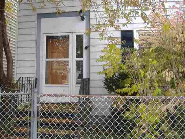 102 Ontario St in Cohoes, NY - Foto de edificio
