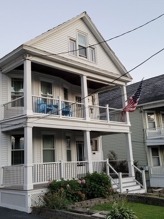 153 Homestead Ave, Unit 1 in Albany, NY - Foto de edificio